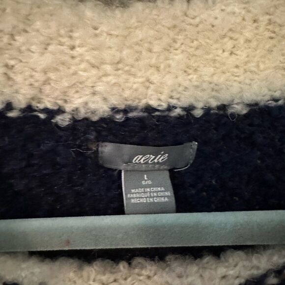 Aerie Women’s Sweater - Picture 2 of 2